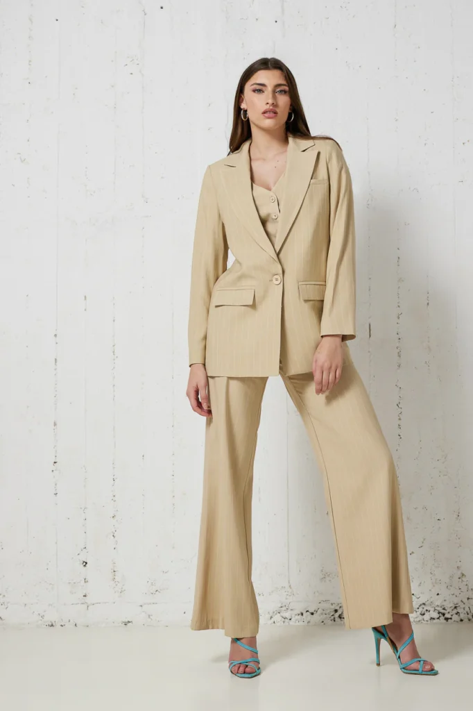 ΚΟΣΤΟΥΜΙ OVERSIZE